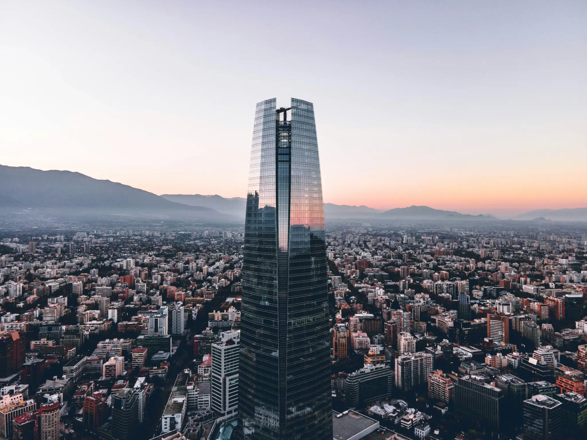 Vista de Santiago com a Cordilheira dos Andes
